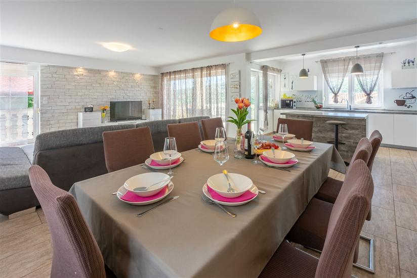 House K1, for 10 persons