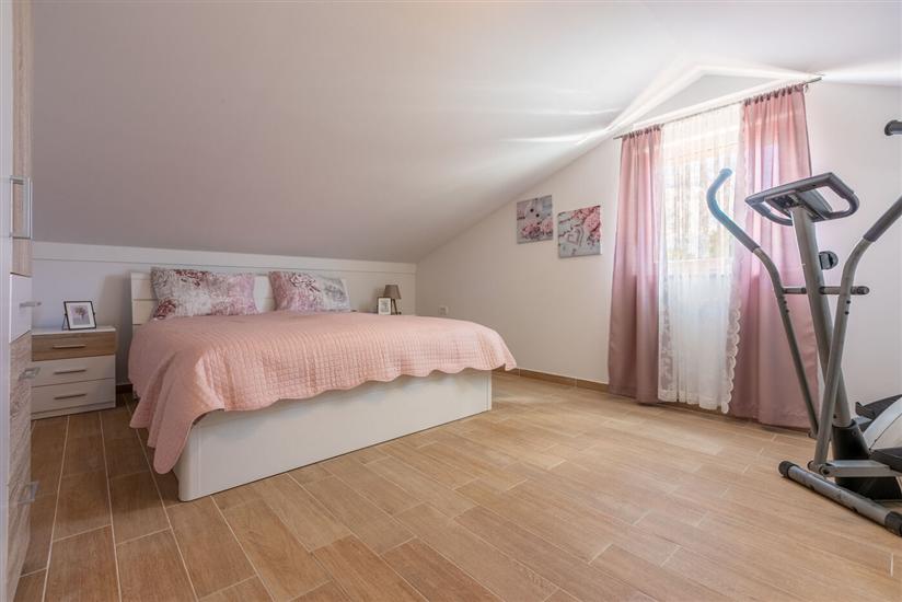 House K1, for 10 persons