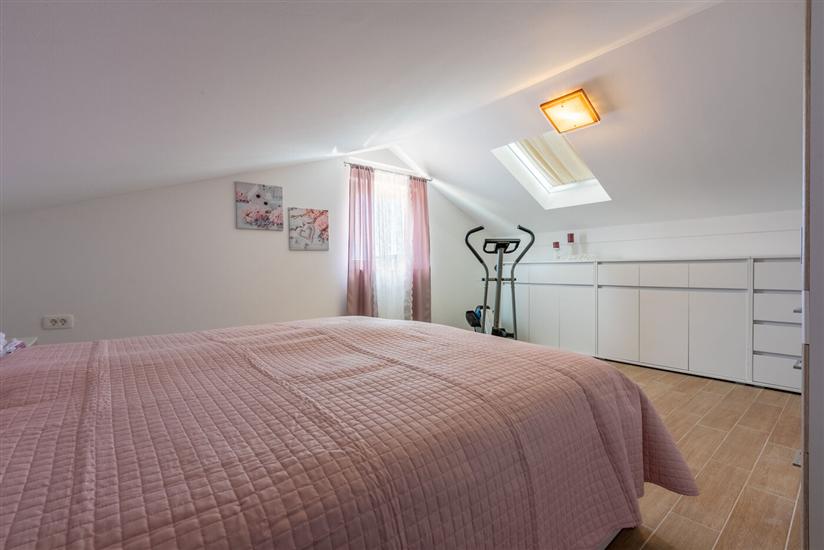 House K1, for 10 persons