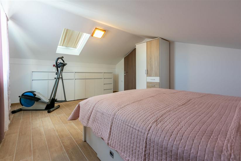 House K1, for 10 persons