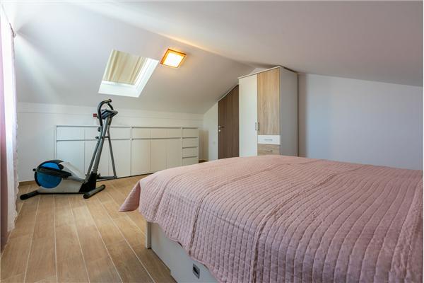 House K1, for 10 persons