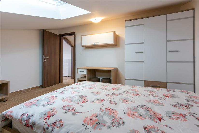 House K1, for 10 persons