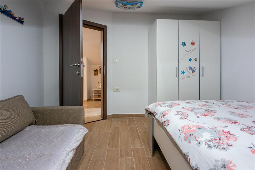 House K1, for 10 persons