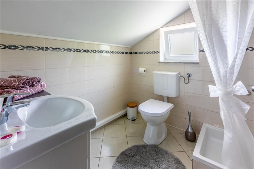 House K1, for 10 persons