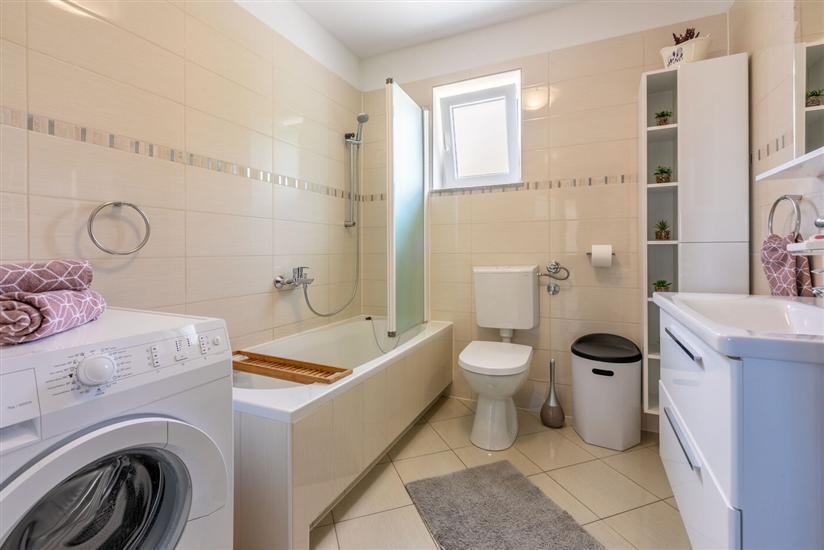 House K1, for 10 persons