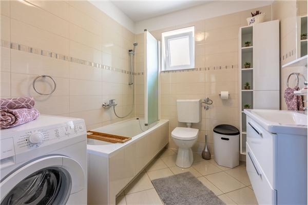 House K1, for 10 persons