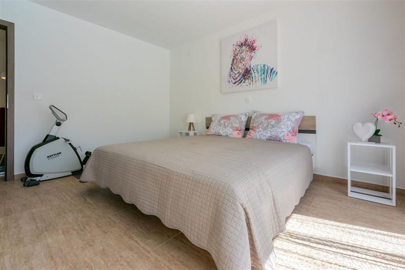 House K1, for 10 persons