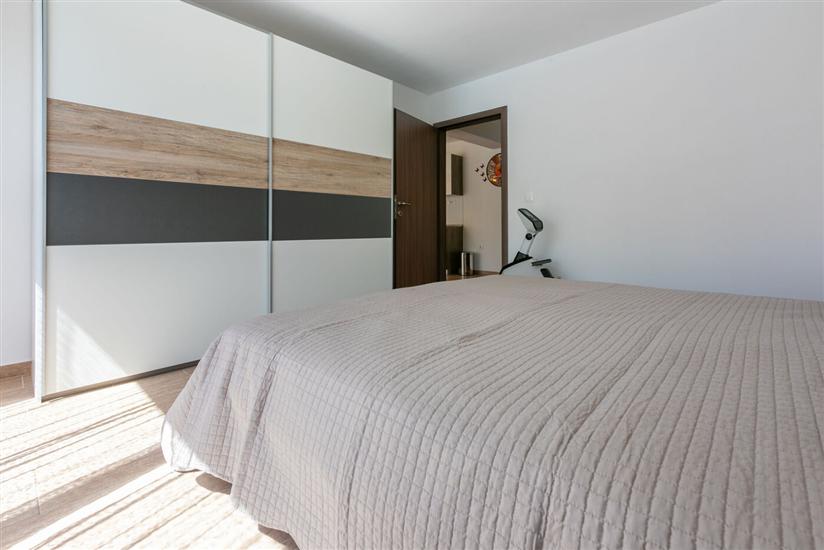 House K1, for 10 persons