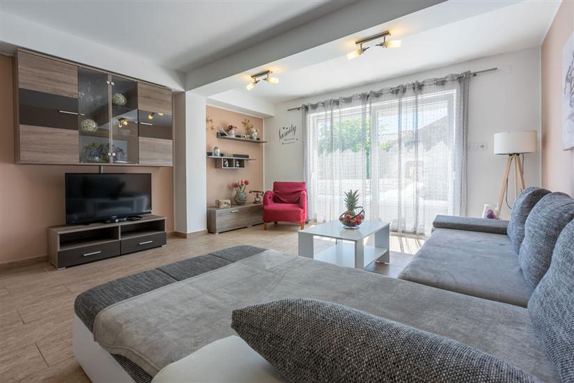 House K1, for 10 persons