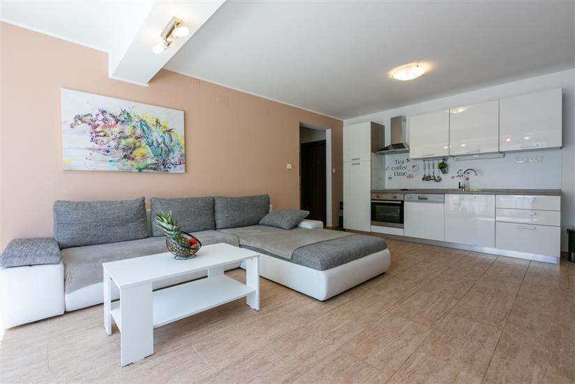 House K1, for 10 persons