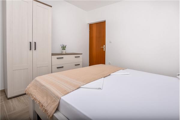 Apartment A2, for 5 persons