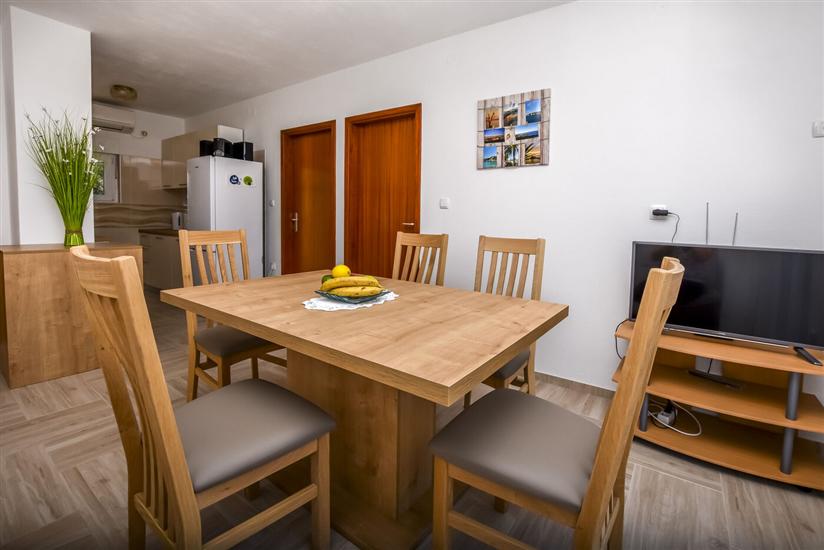 Apartment A2, for 5 persons