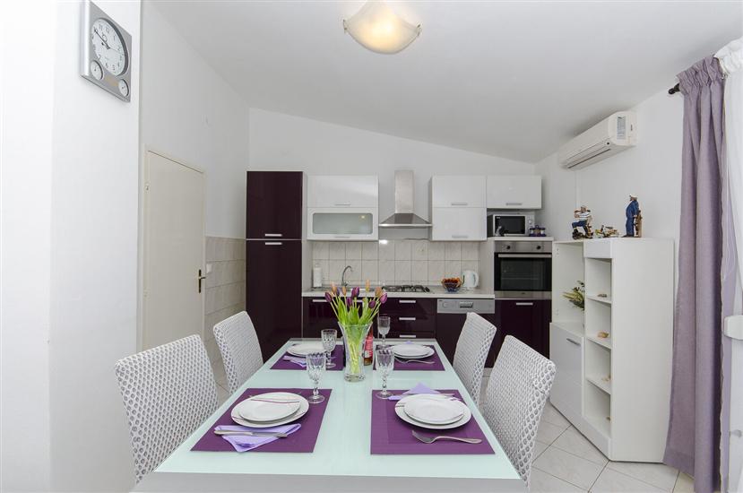 Apartment A1, for 6 persons