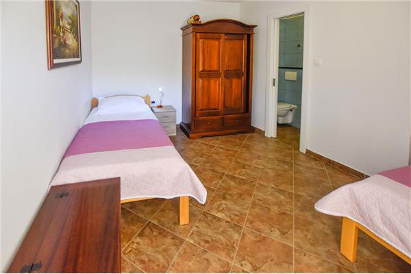 House K1, for 14 persons