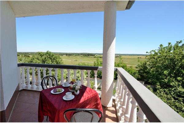 Room S11, for 4 persons