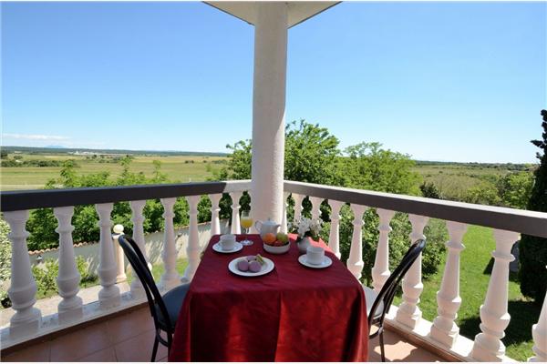 Room S10, for 4 persons