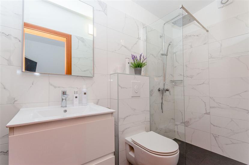 House K1, for 5 persons