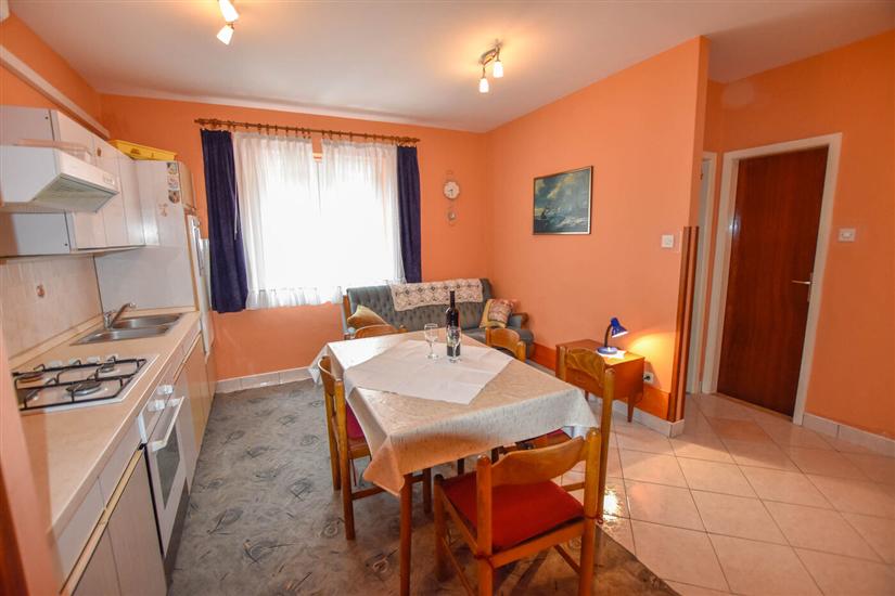 Apartment A2, for 4 persons