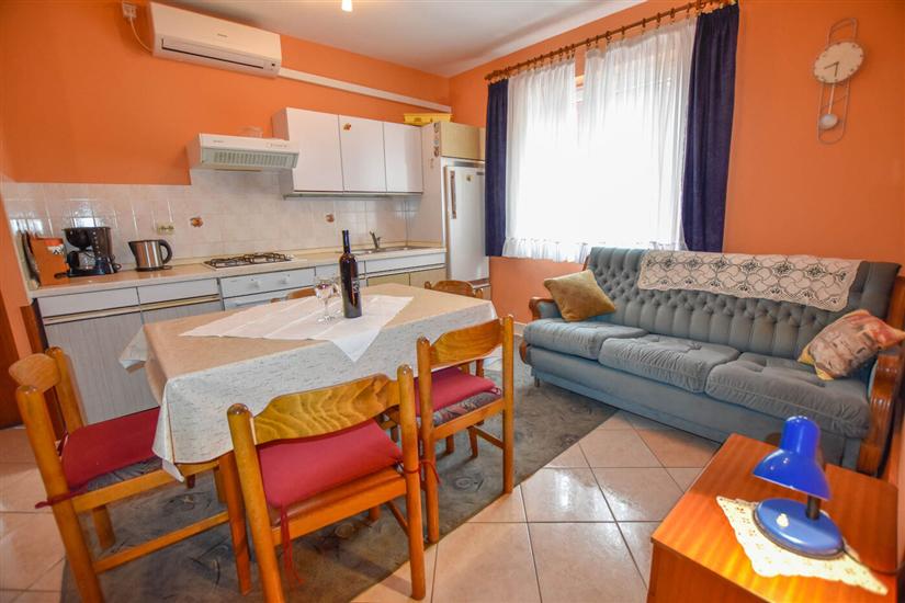 Apartment A2, for 4 persons