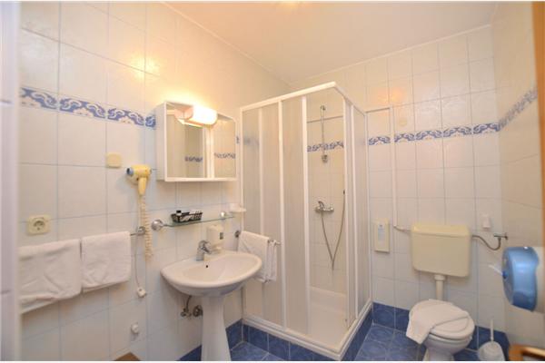 Room S13, for 3 persons