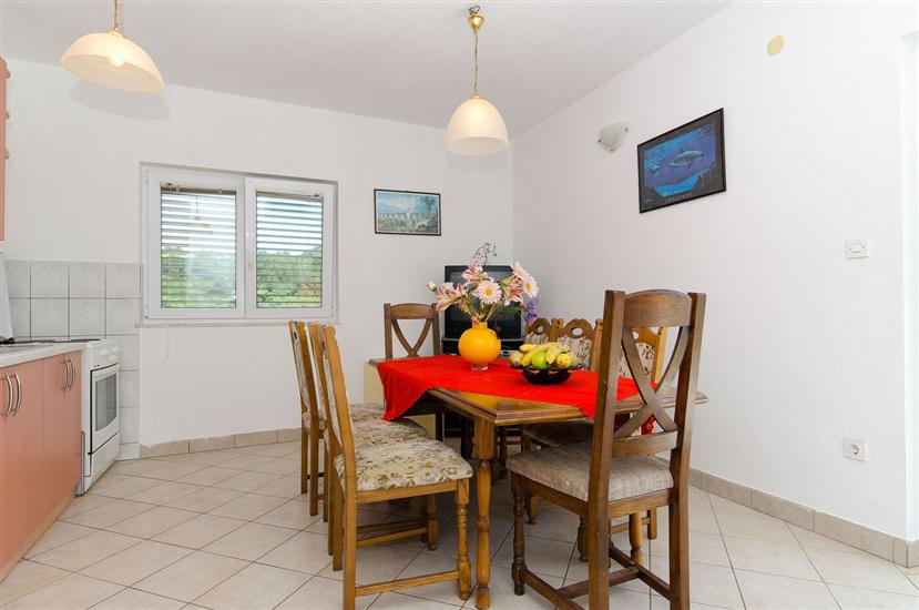 Apartment A1, for 8 persons