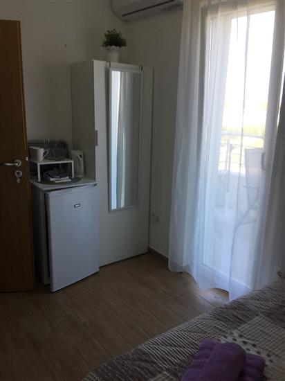 Room S1, for 2 persons