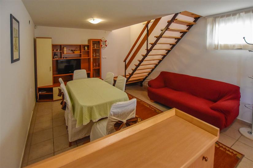 Apartment A4, for 5 persons