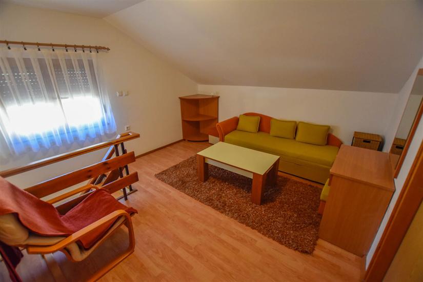 Apartment A4, for 5 persons