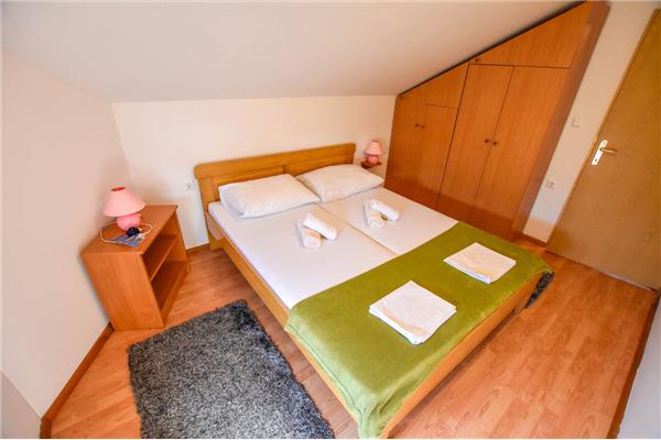 Apartment A4, for 5 persons