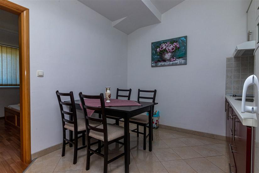 Apartment A8, for 4 persons