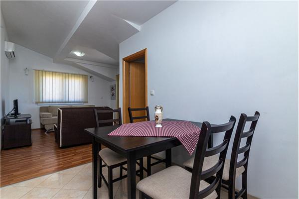 Apartment A8, for 4 persons