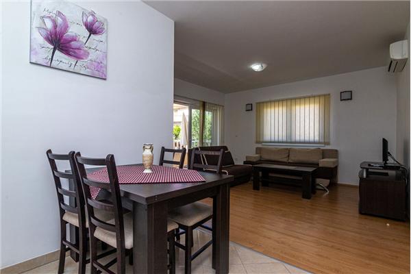 Apartment A7, for 4 persons
