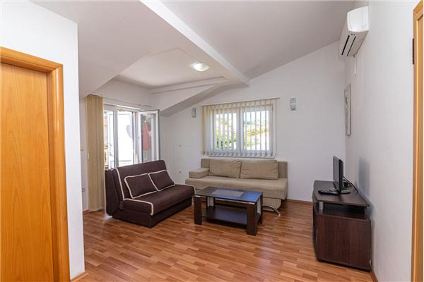 Apartment A9, for 4 persons