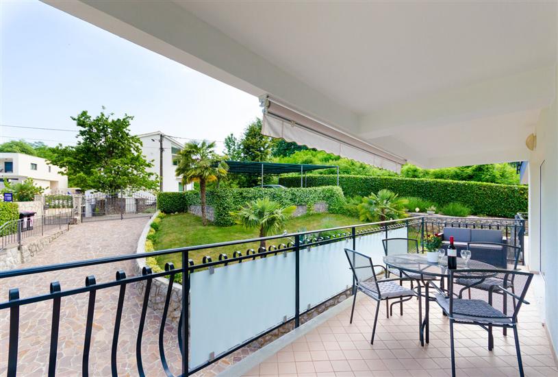 Apartment A1, for 5 persons