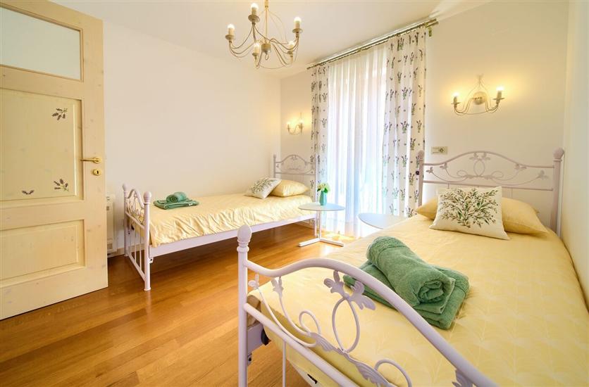 House K1, for 8 persons