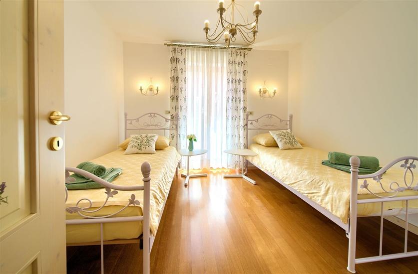 House K1, for 8 persons