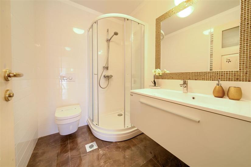 House K1, for 8 persons