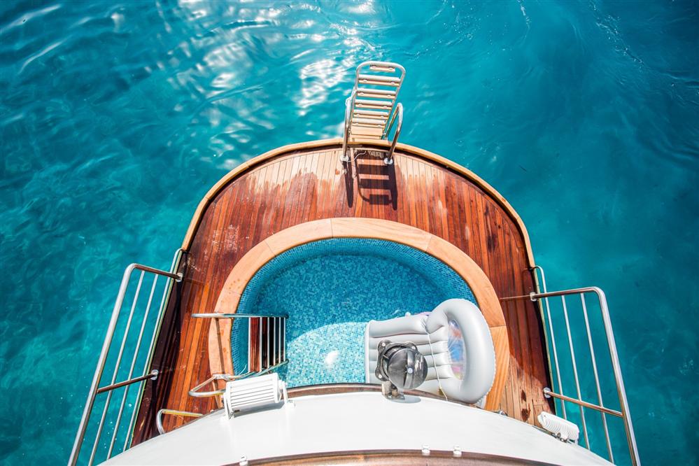 Pool-on-the-ship