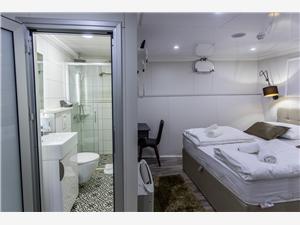 Double-cabin-with-double-bed-and-private-bathroom