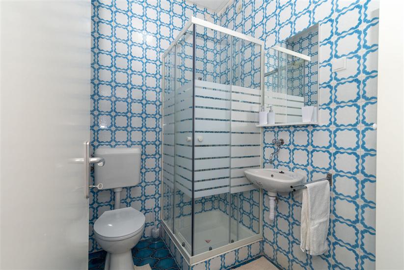 Apartment A1, for 5 persons