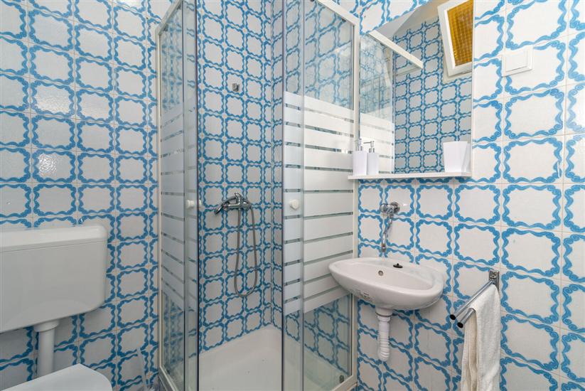 Apartment A1, for 5 persons