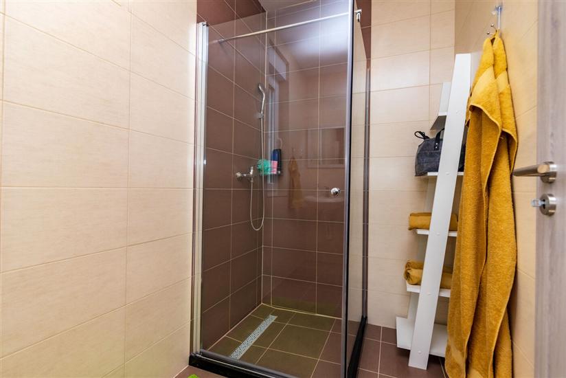 Hiša K1, na 6 osebe