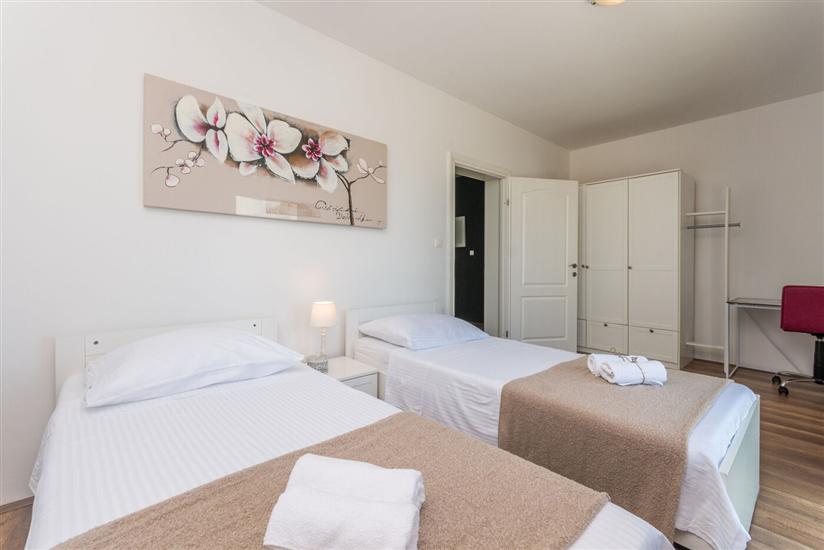 House K1, for 9 persons