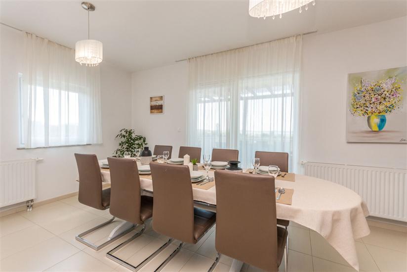 House K1, for 9 persons