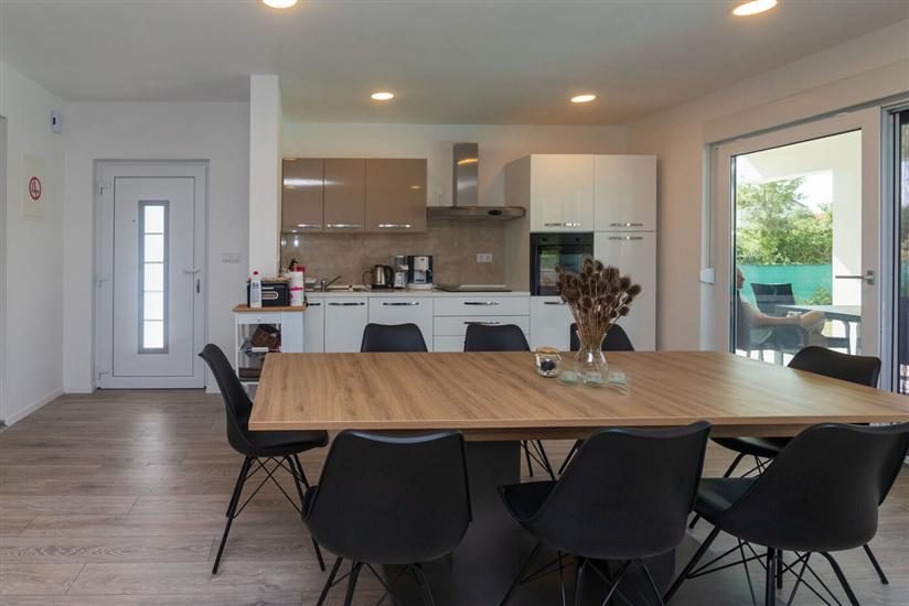 Hiša K1, na 6 osebe