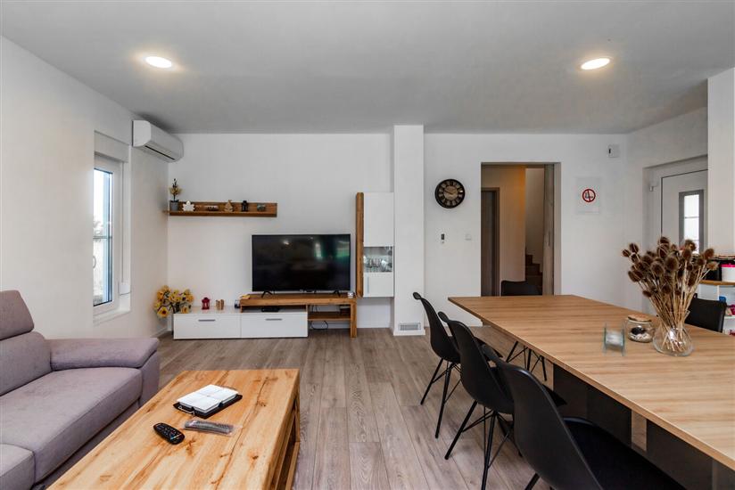 Hiša K1, na 6 osebe