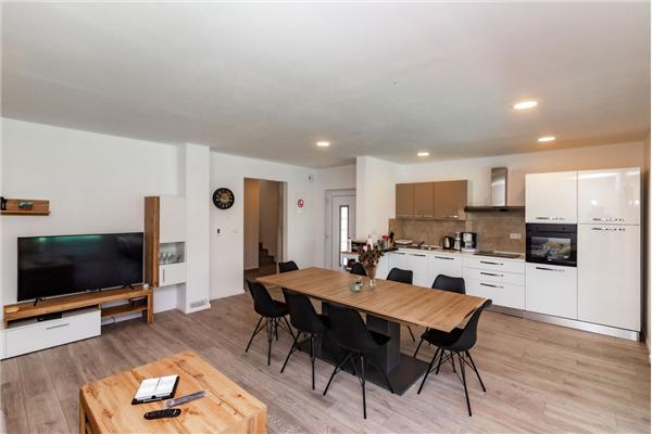 Hiša K1, na 6 osebe