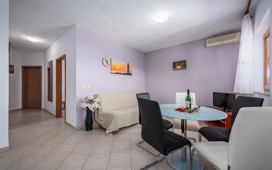 Apartment A5, for 5 persons