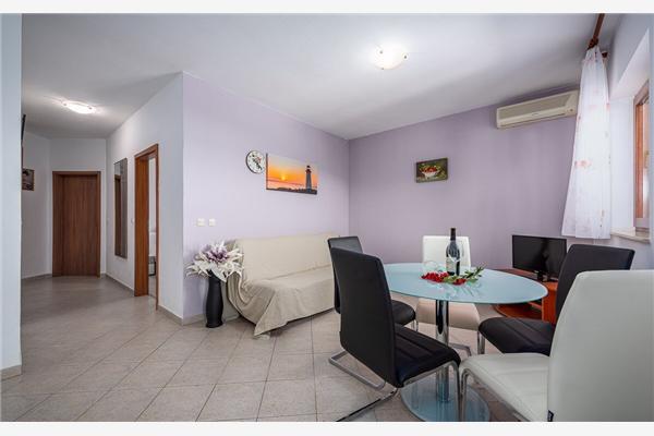 Apartment A5, for 5 persons