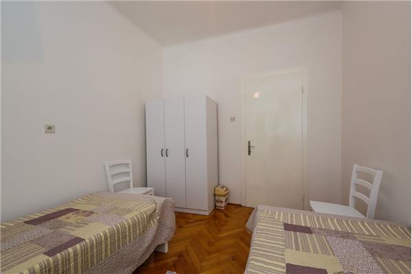 Apartment A1, for 8 persons